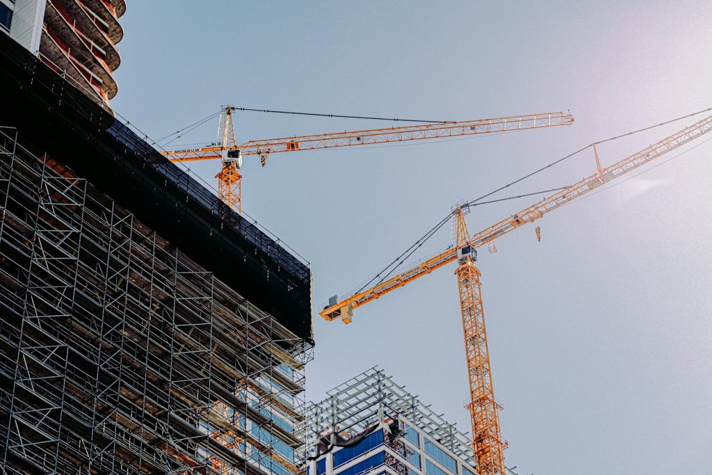 Baustelle mit Kran